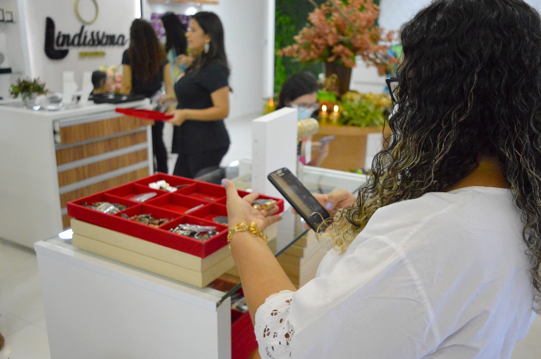 Loja comemora aniversário em ST com lançamentos