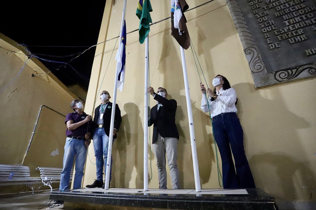 Márcia comemora aniversário da Aeset ao lado de Augusto