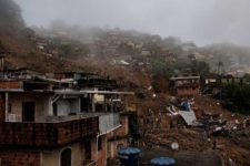 Mortos pelas chuvas em Petrópolis chegam a 66