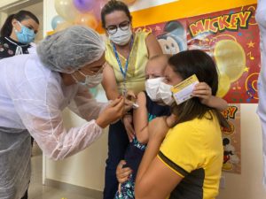 Flores avança na vacinação do público infantil
