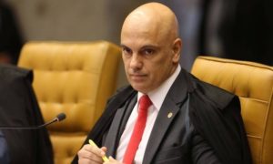 Moraes autoriza uso de provas contra Bolsonaro