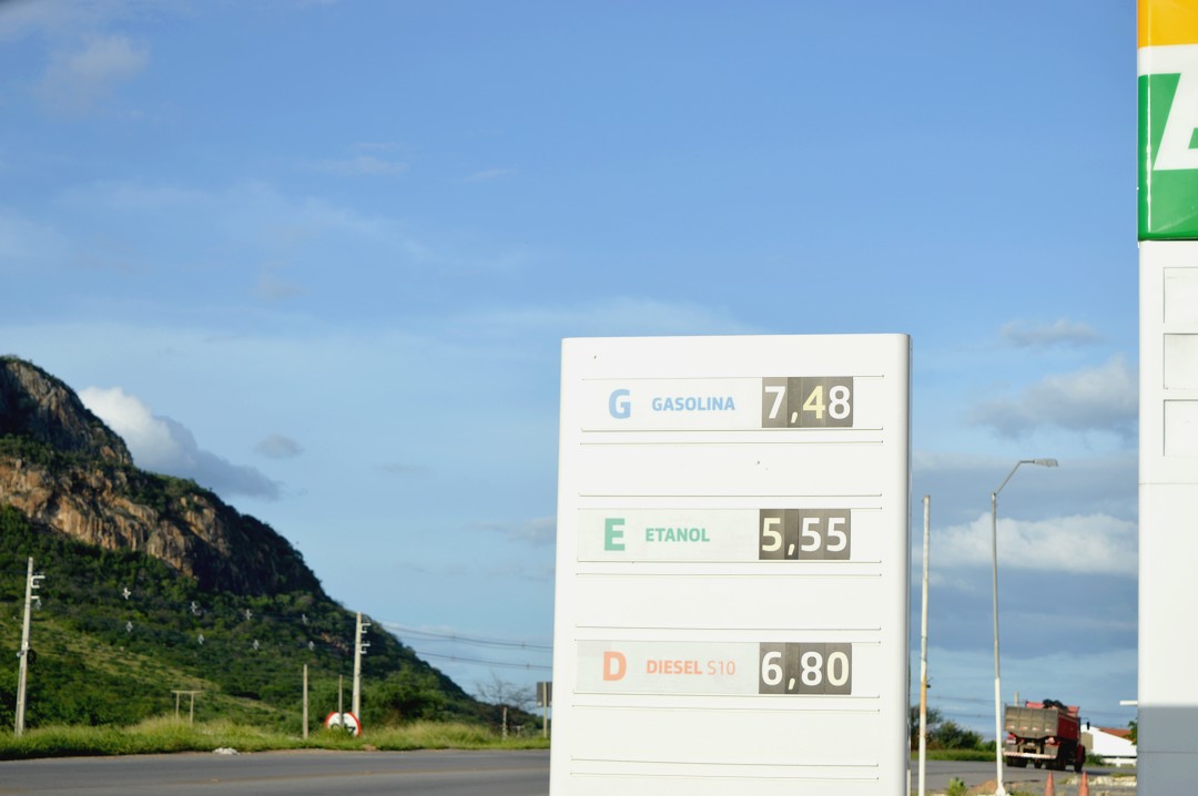 Gasolina a R$ 7,90 faz serra-talhadenses tomarem susto