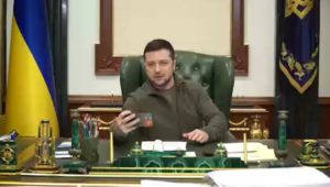 Presidente da Ucrânia grava vídeo para mostrar que está em Kiev