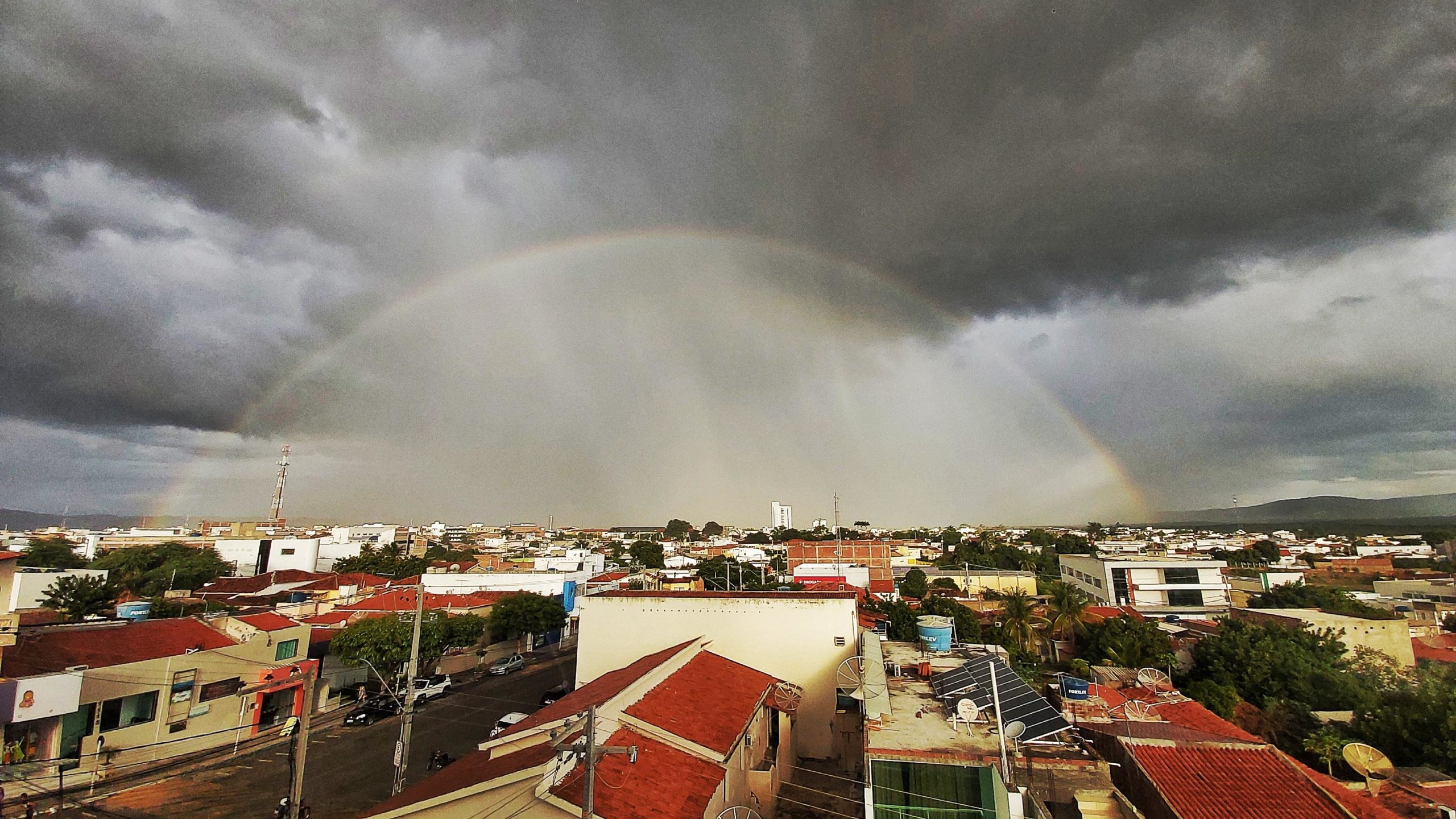 Julho traz clima frio, arco-íris e muita chuva nesta sexta (7) a ST