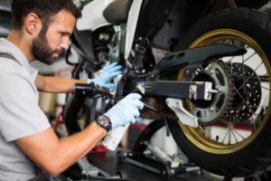 Flores oferece curso de mecânica de motocicletas