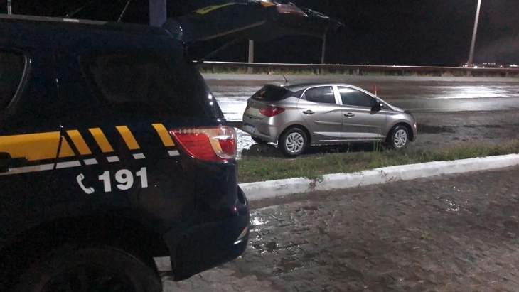 PRF recupera carros e objetos roubados em PE