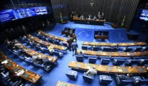 Senado aprova projeto que cria auxílio-gasolina