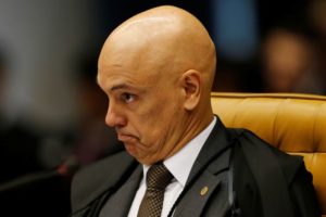 Moraes atende TSE e compartilha novas provas contra Bolsonaro