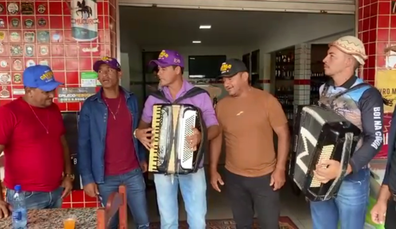 Vaqueiros, forrozeiros e músicos de ST e região protestam em Recife