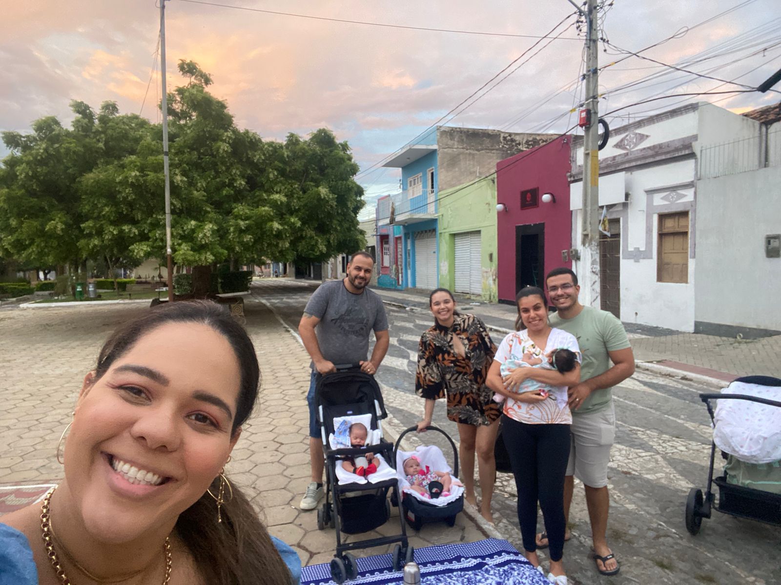 Mães de 'primeira viagem' fortalecem laços nas ruas de ST