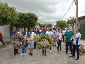 Tauanny foi sepultada sob forte comoção