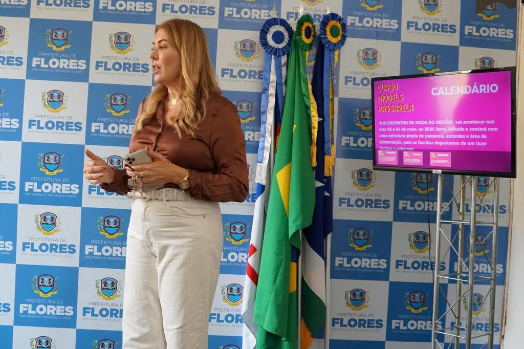 Flores participa de Encontro de Moda