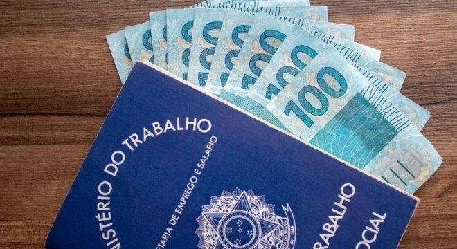 Os 100 maiores e 100 menores salários no Brasil