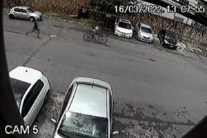 PM prende jovem que matou estudante a facadas para roubar bicicleta