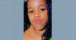 Morre menina imprensada por carro alegórico em desfile na Sapucaí