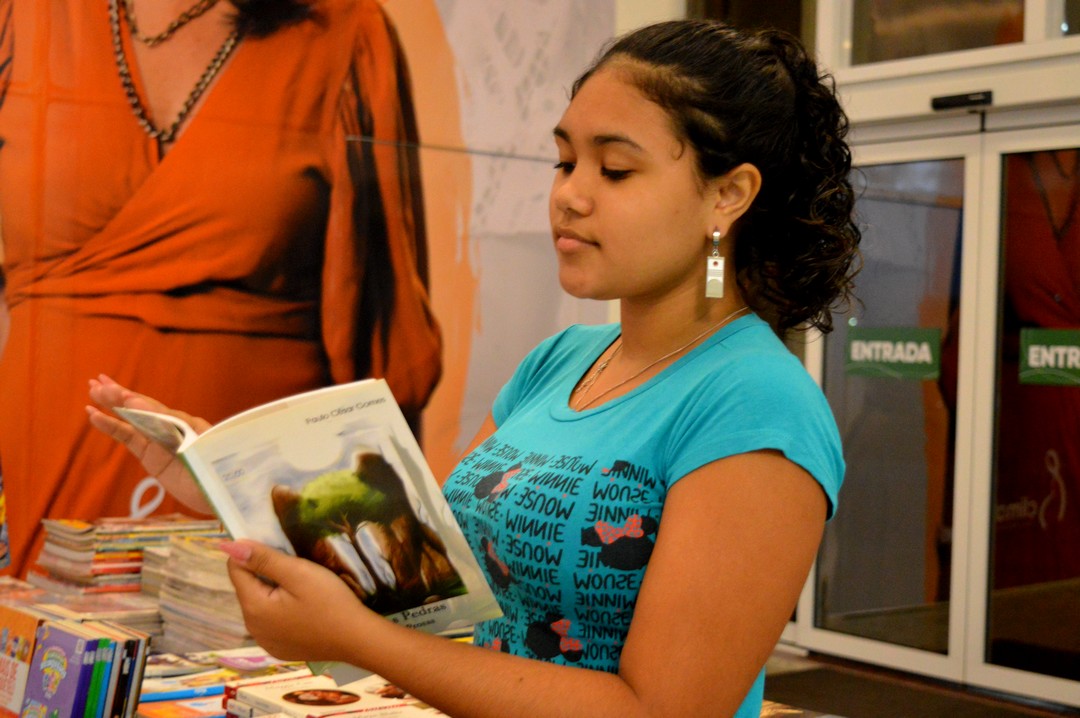 Livros de serra-talhadenses em exposição