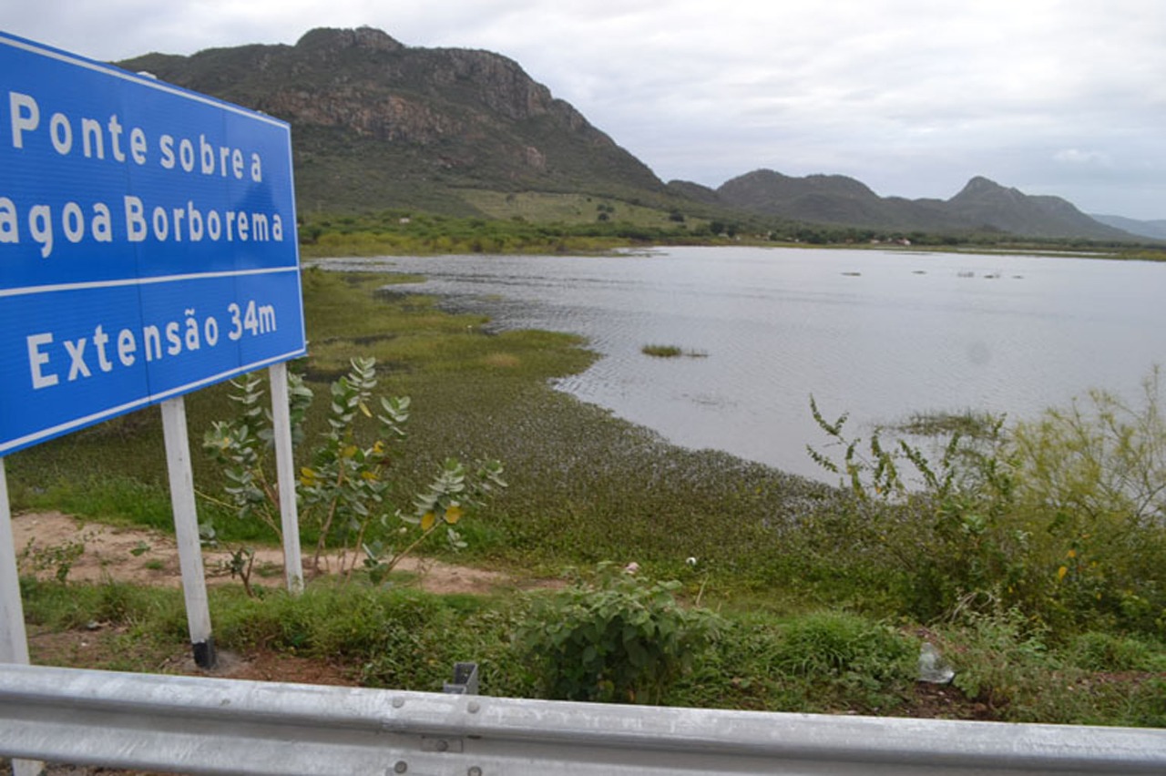 O lago da Borborema e o Bar Flutuante em ST
