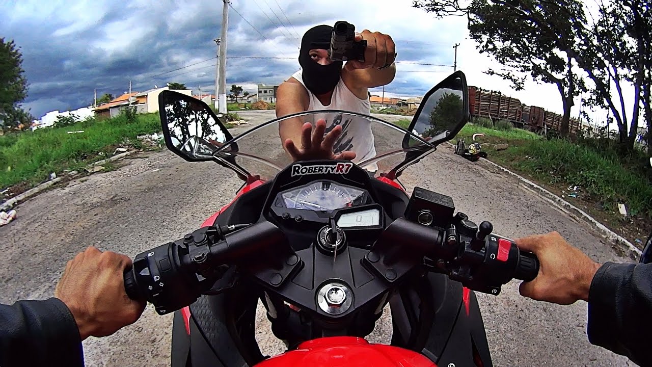 Assalto motocicleta - Foto: Reprodução/Internet