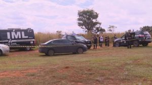 Mulher encontrada carbonizada levou ao menos 22 facadas