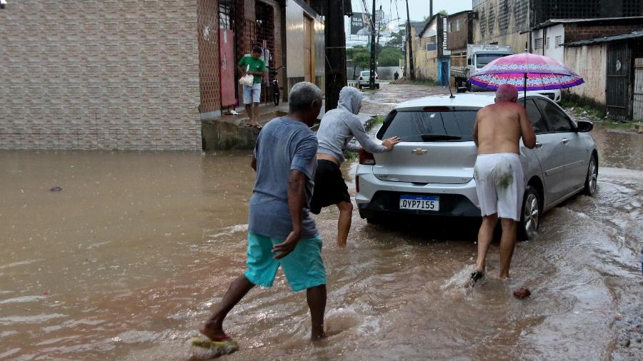 ST é surpreendida com nova pancada de chuva nesta 4ª; veja previsão 1 ST é surpreendida com nova pancada de chuva nesta 4ª; veja previsão