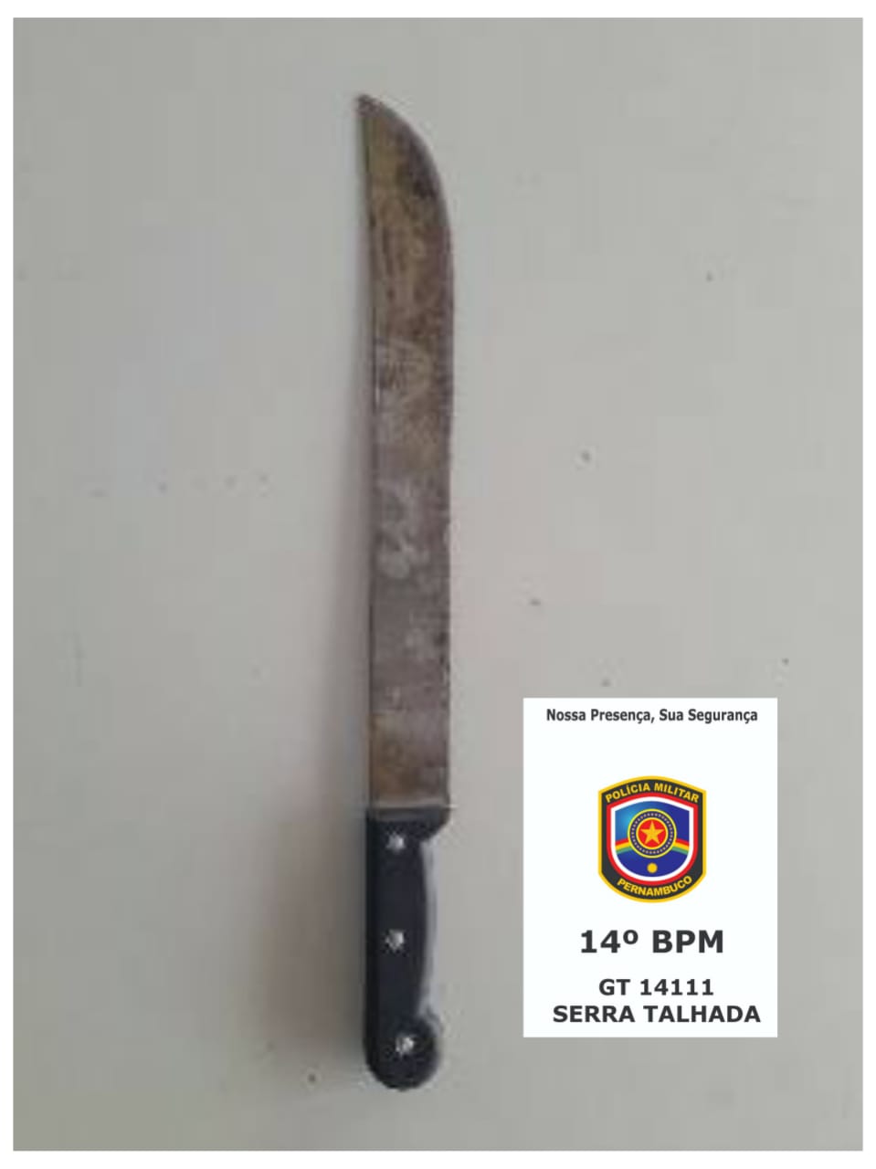 Homem é ameaçado com um facão em Serra Talhada nesta segunda-feira