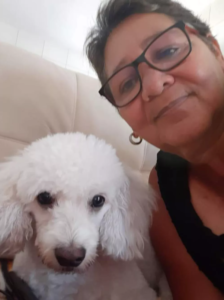 Professora aposentada e cachorro são mortos a tiros