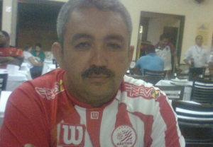 Homem é morto a tiros em campo de futebol