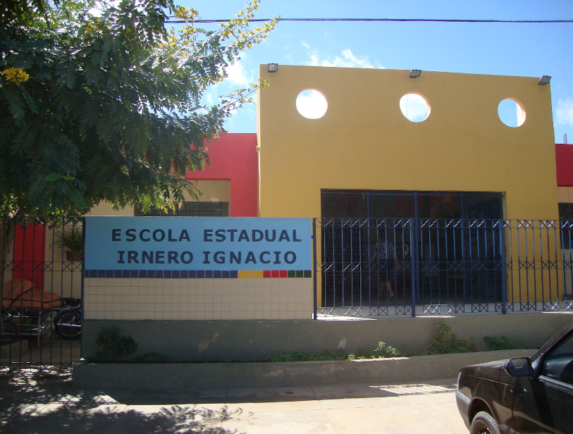 Surto de Covid toma conta de escola de ST e aulas são suspensas