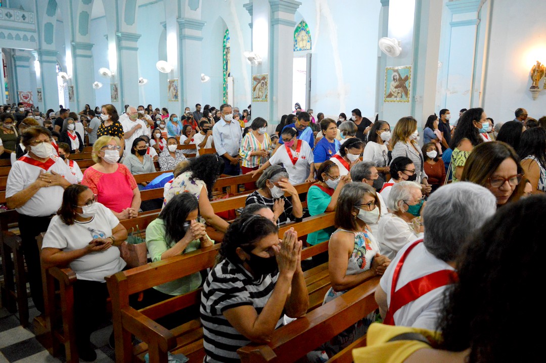 Procissão de Corpus Christi reúne centenas de fiéis em ST nesta 5ª (16)
