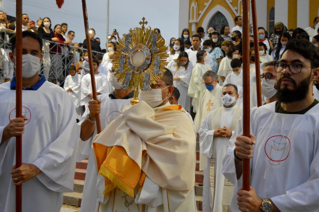 Procissão de Corpus Christi reúne centenas de fiéis em ST nesta 5ª (16)