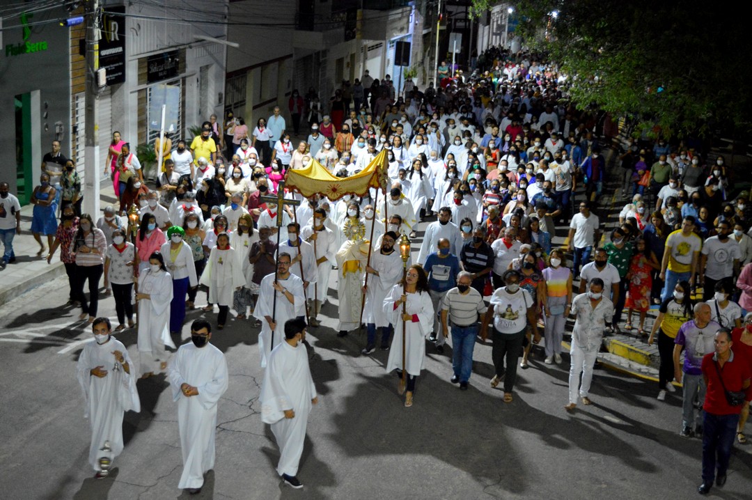 Procissão de Corpus Christi reúne centenas de fiéis em ST nesta 5ª (16)