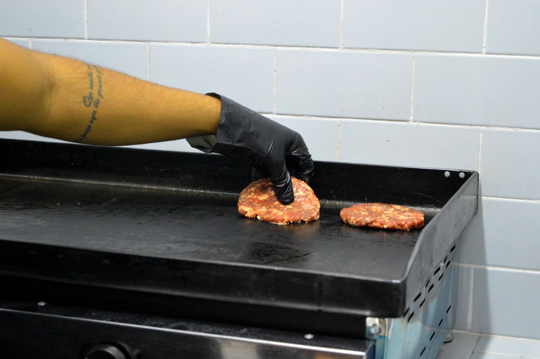 Jota Burguer proporciona experiência saborosa em ST