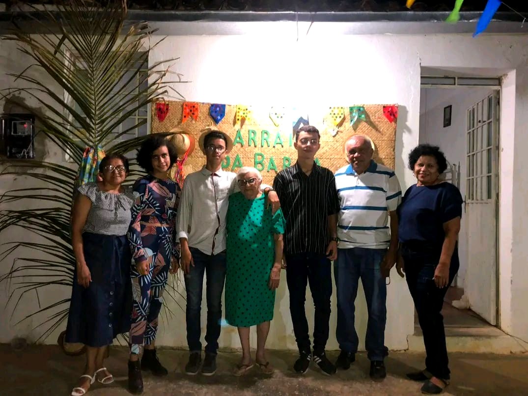 Família serra-talhadense celebra 93 anos de matriarca que é exemplo