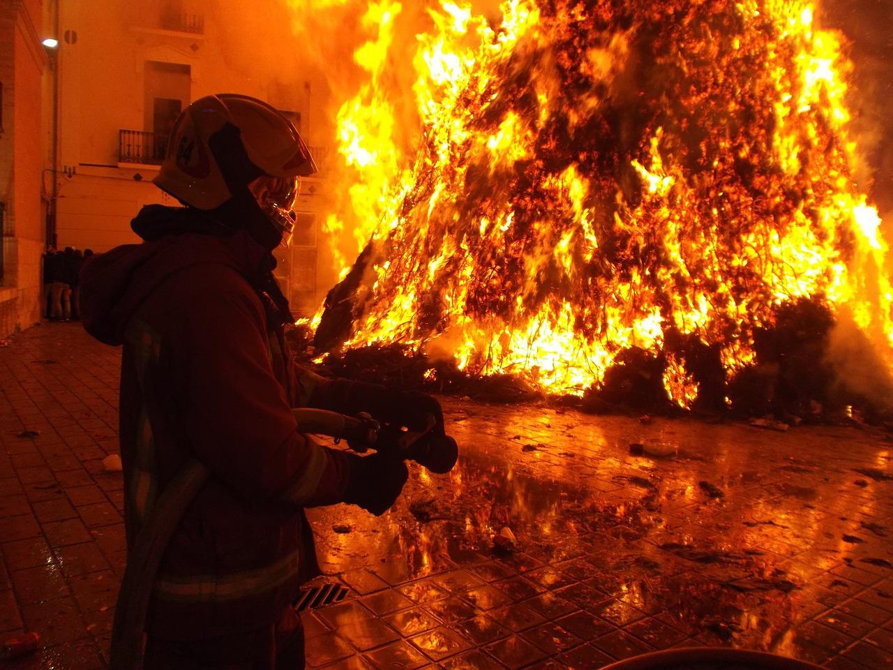 Moradores do Vila Bela acordam em meio a chamas em Serra Talhada