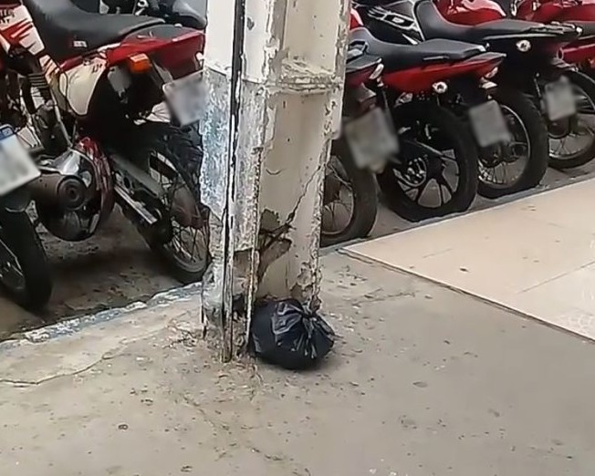 População alerta para poste no Centro de ST: 'Prestes a cair'