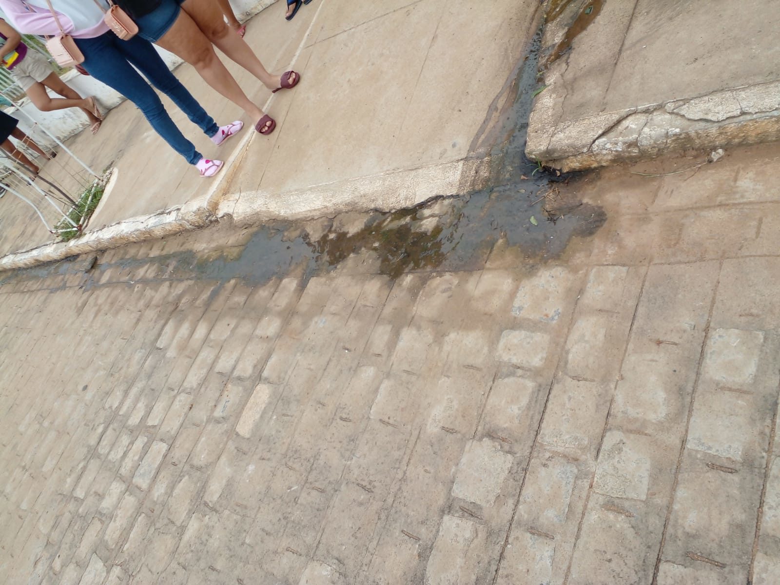 Moradores denunciam risco de contaminação em UBS de ST