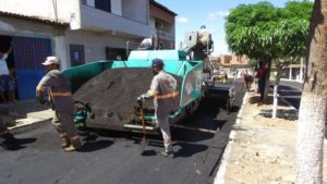 Márcia Conrado assina ordem de serviço para asfaltar 11 ruas em ST
