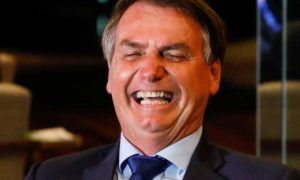 Eleições 2022: “Vou dar um beijo no Bonner hoje”, brinca Jair Bolsonaro