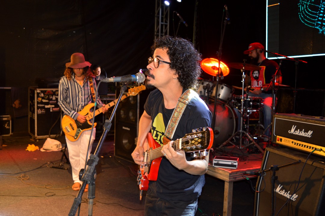 Bandas de Rock brilham em ST e levantam coro 'Fora Bolsonaro'