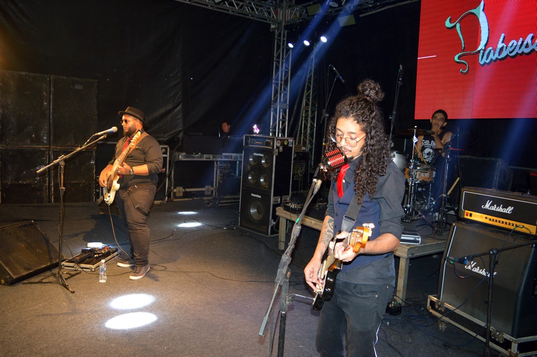 Bandas de Rock brilham em ST e levantam coro 'Fora Bolsonaro'