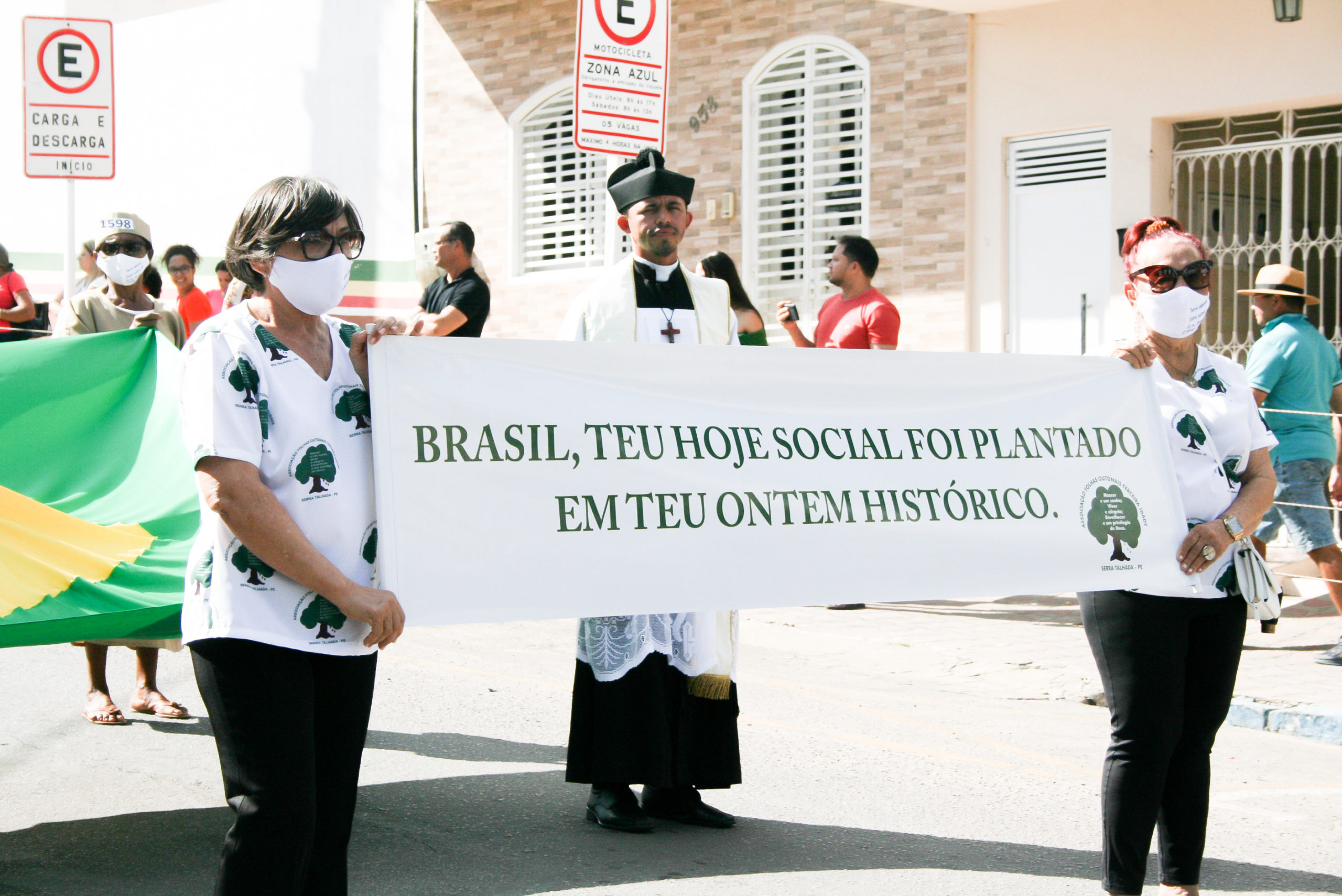 Desfile cívico atraiu grande público à Enock Ignácio