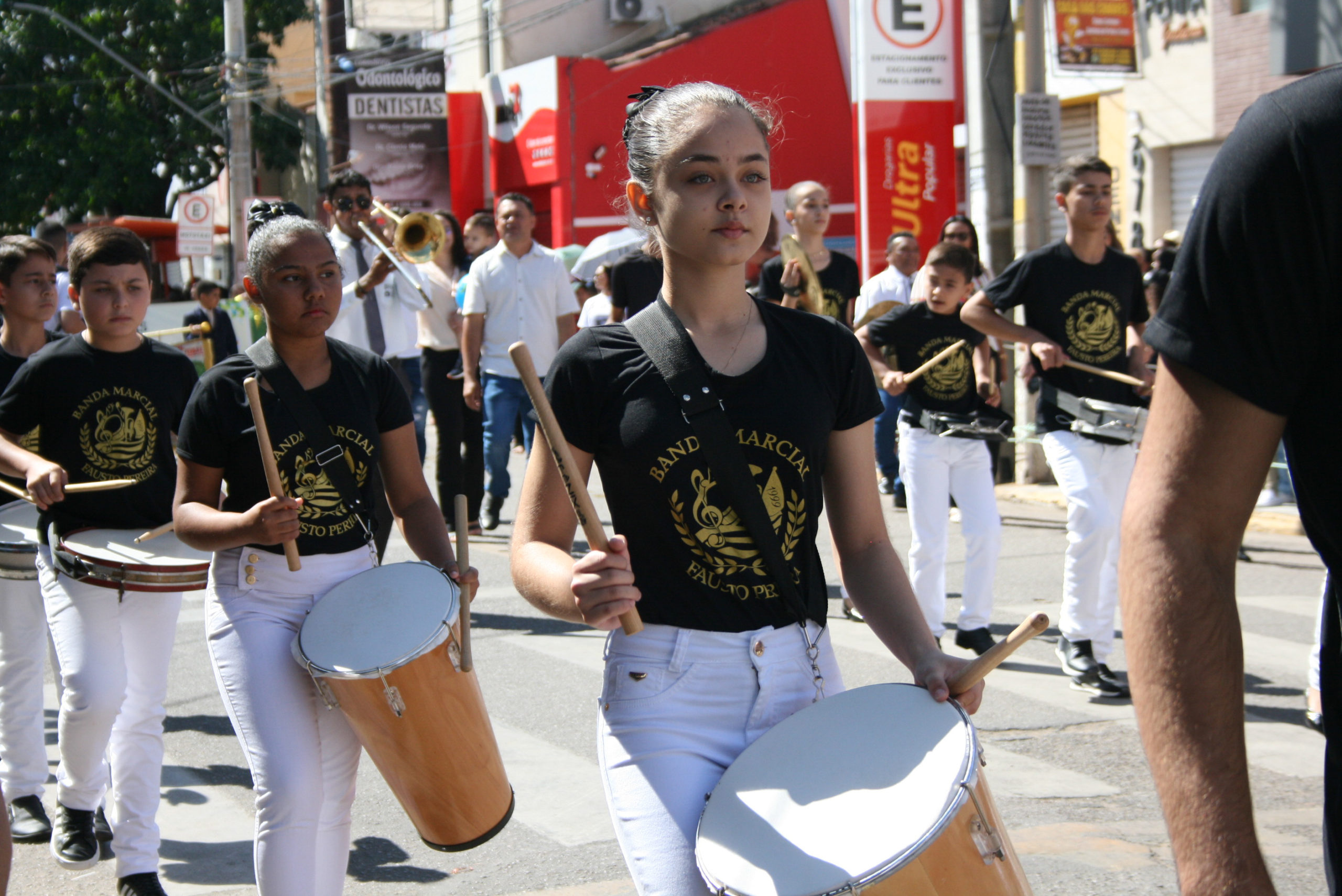 Desfile cívico atraiu grande público à Enock Ignácio