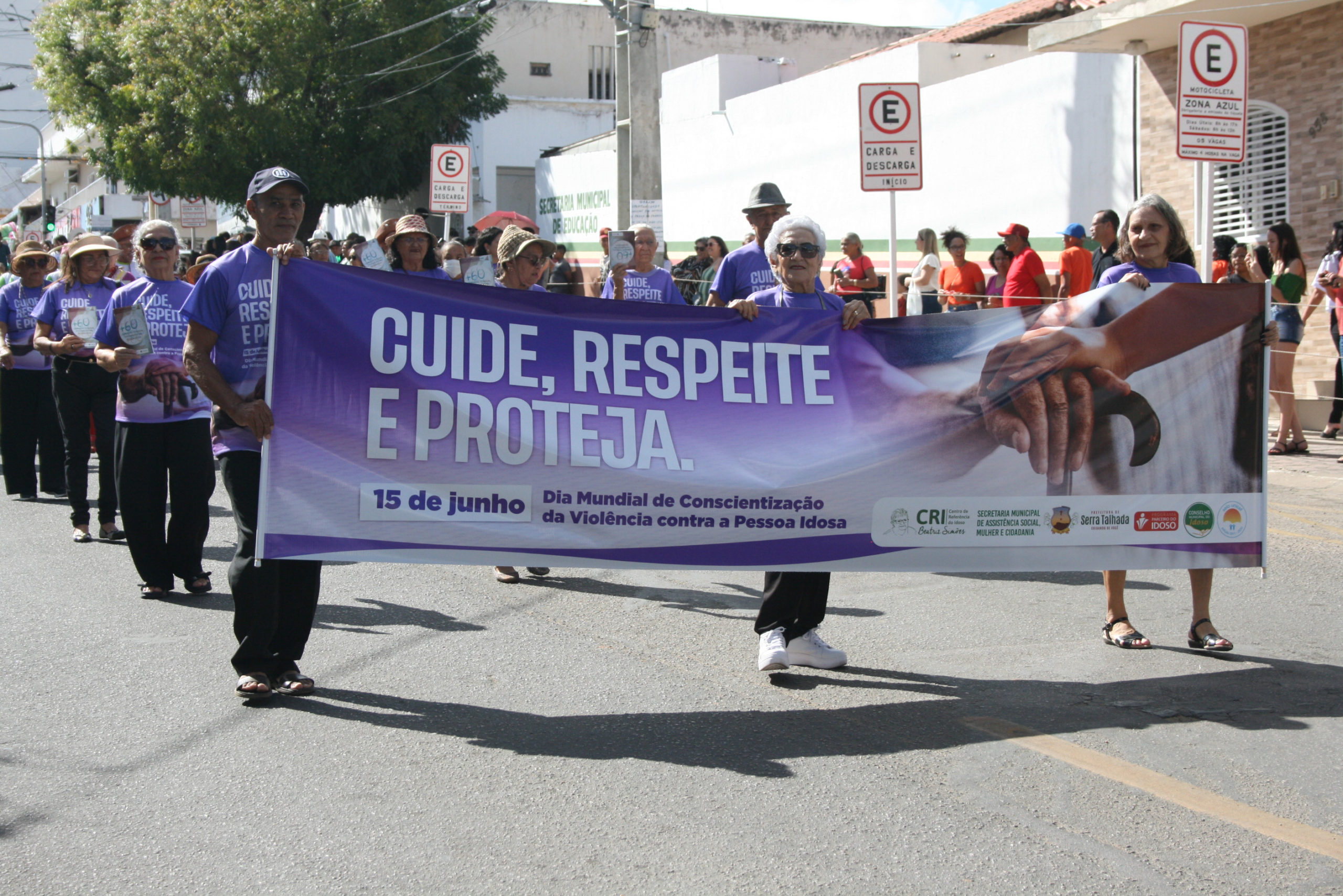 Desfile cívico atraiu grande público à Enock Ignácio