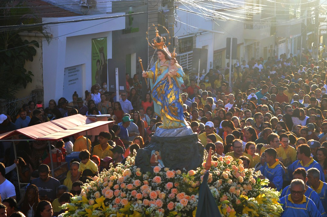 Fé, emoção e promessas encheram as ruas de ST