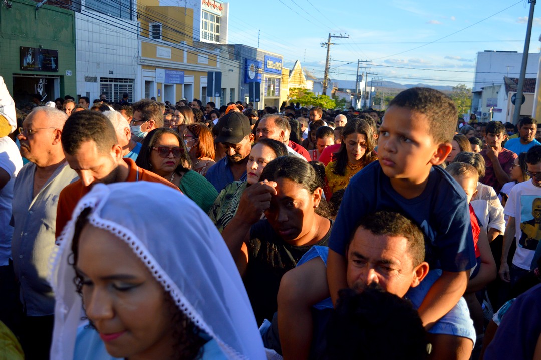 Fé, emoção e promessas encheram as ruas de ST