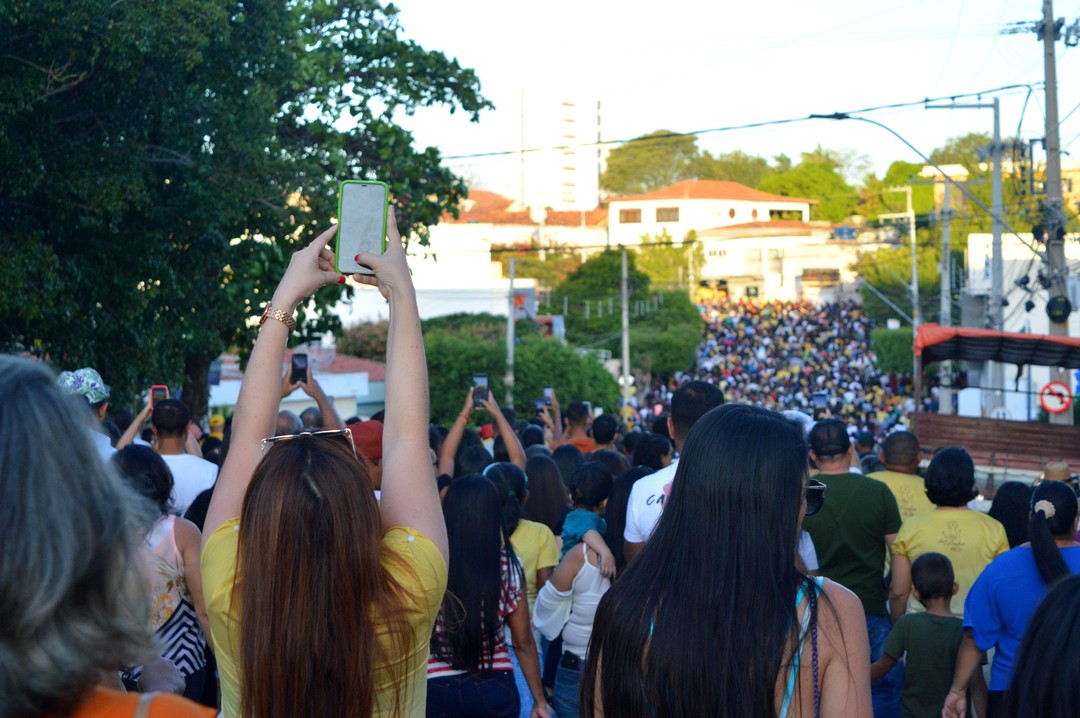 Fé, emoção e promessas encheram as ruas de ST