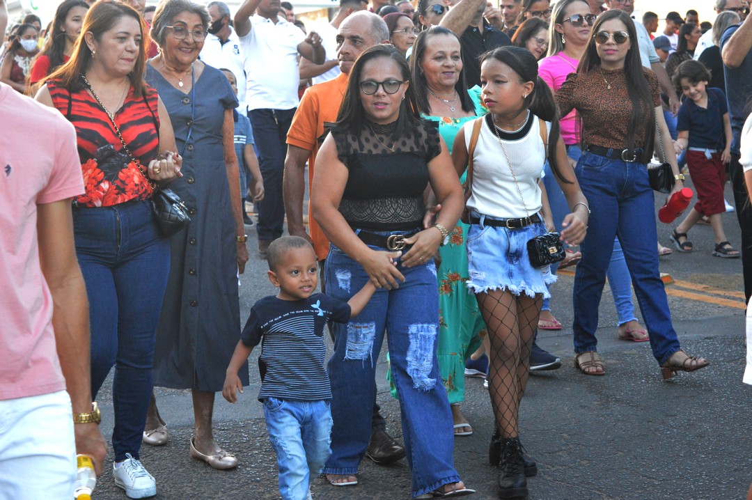 Fé, emoção e promessas encheram as ruas de ST