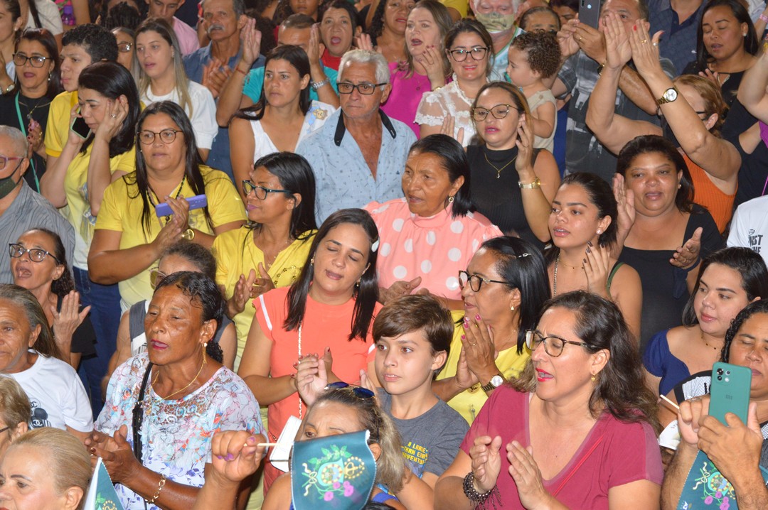 Fé, emoção e promessas encheram as ruas de ST