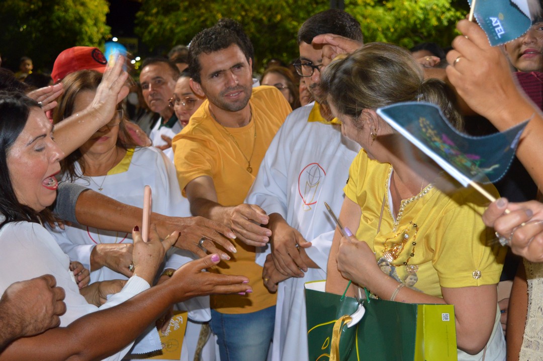 Fé, emoção e promessas encheram as ruas de ST