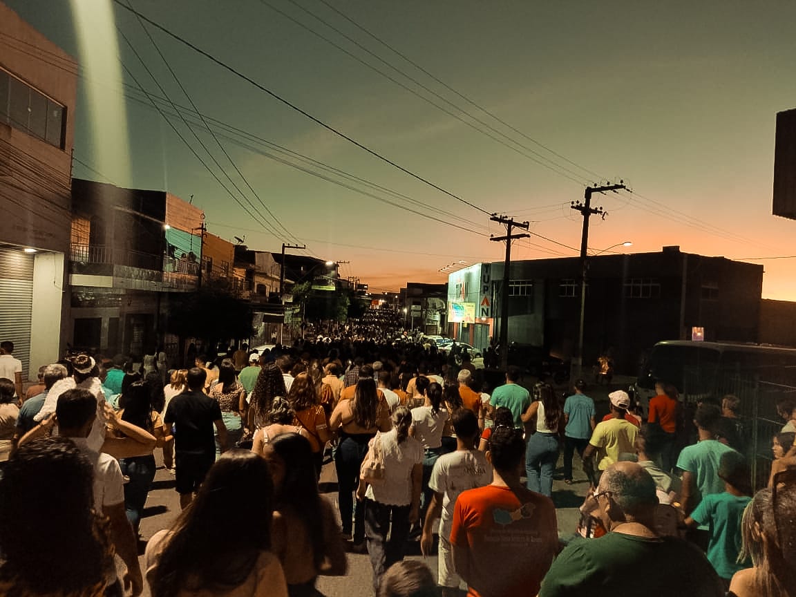 Fé, emoção e promessas encheram as ruas de ST